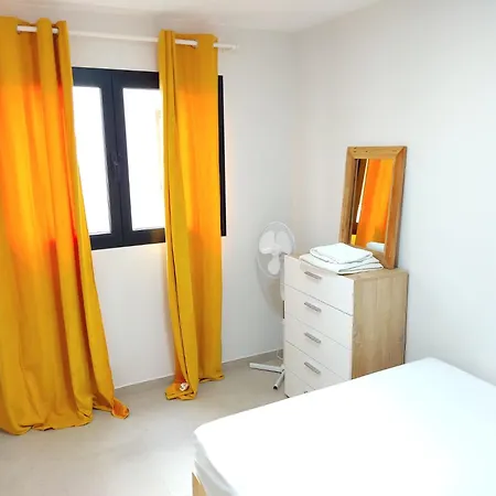 Apartment Albareda 17 *